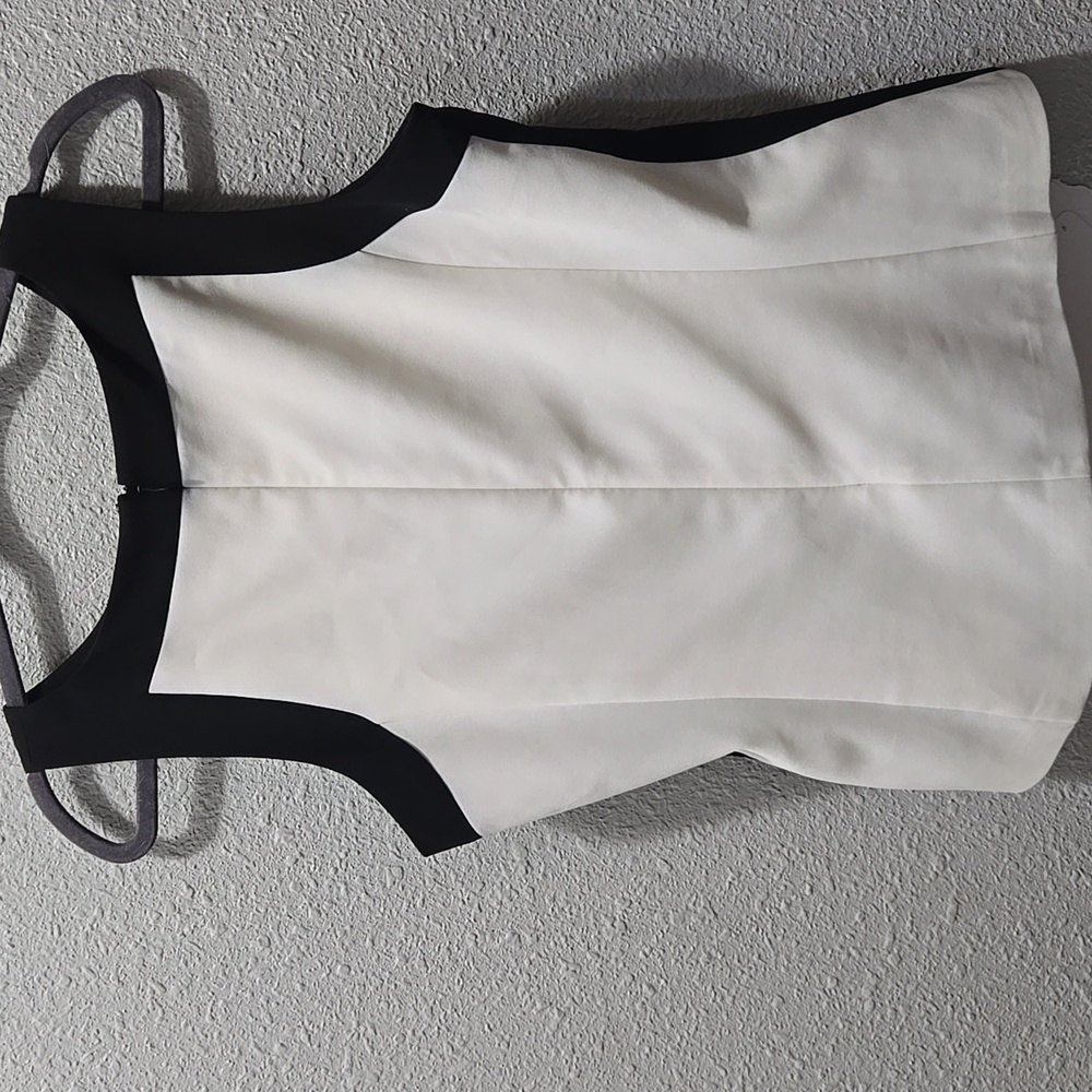 White House Black Market Monochrome Tank Top - Picture 2 of 4